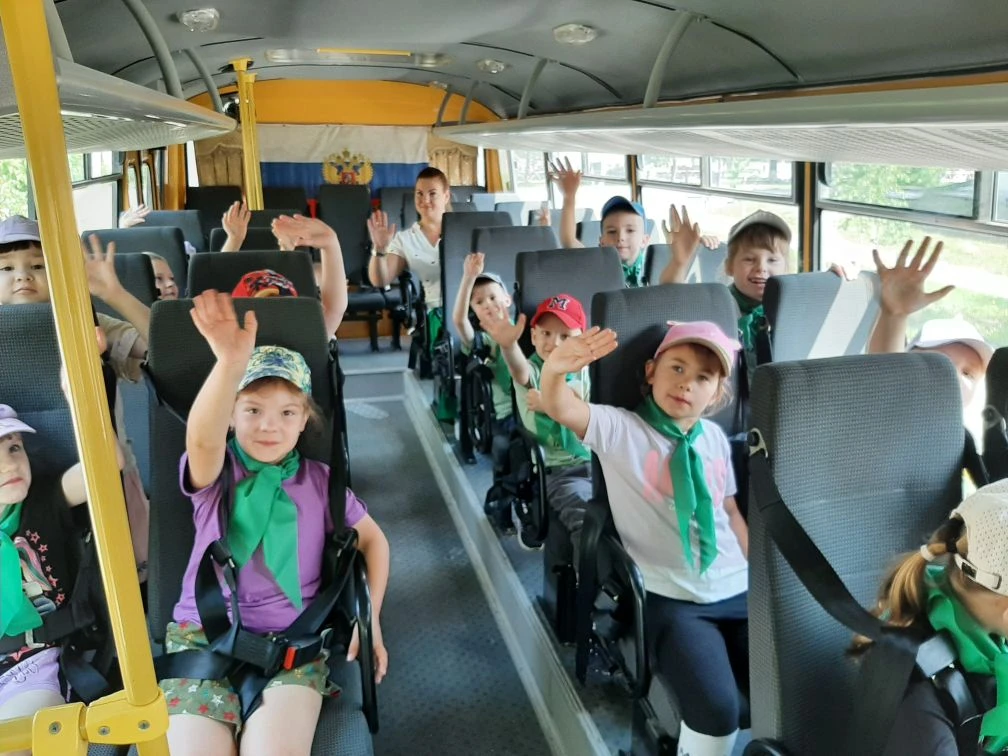 🚌✨ «Прогноз на сегодня: 100% приключений!»

Для нашей группы «Курносики» утро началось с сюрприза! 