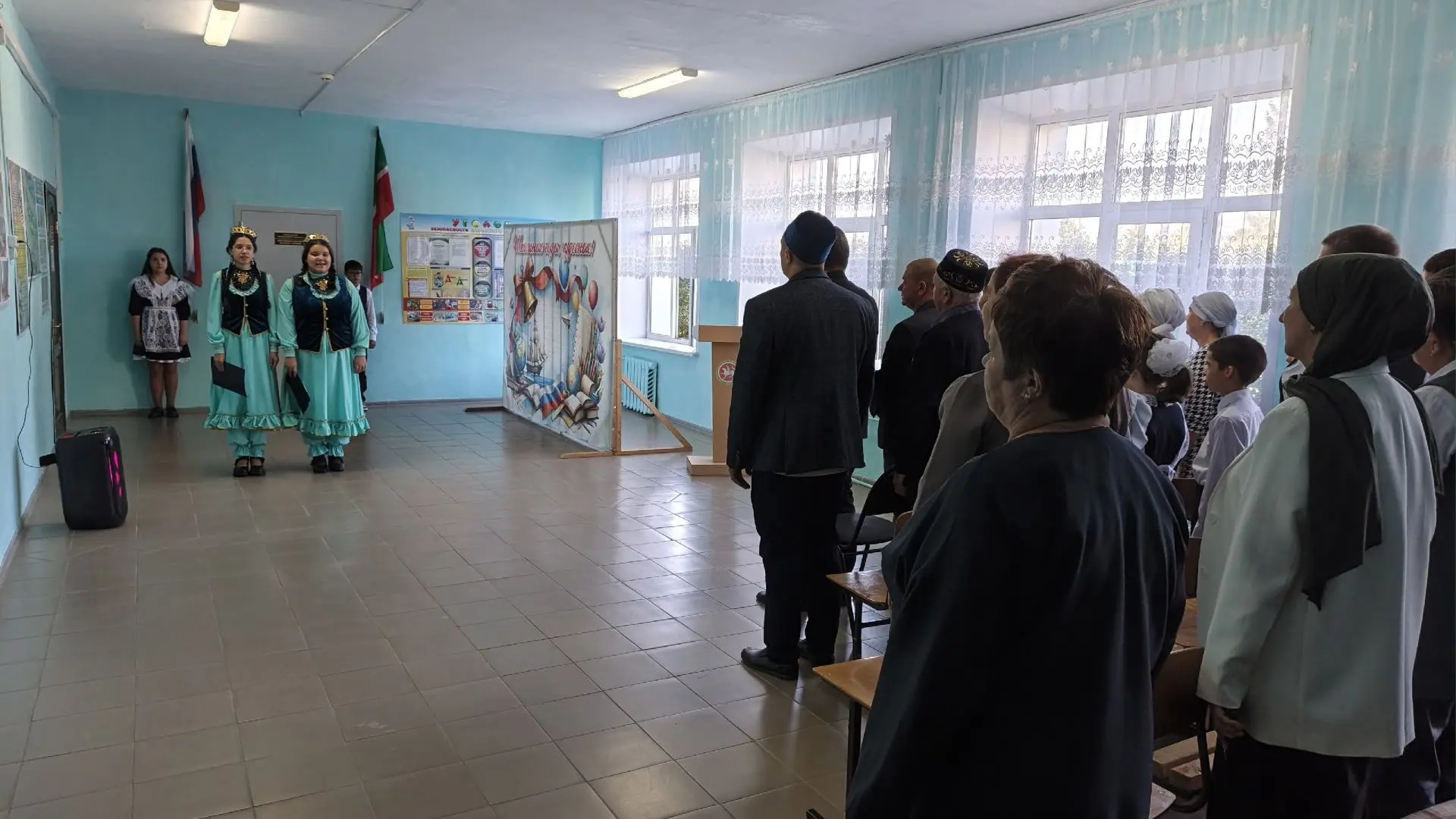 Сегодня, 1 сентября, в нашей школе состоялась традиционная торжественная линейка, ознам...