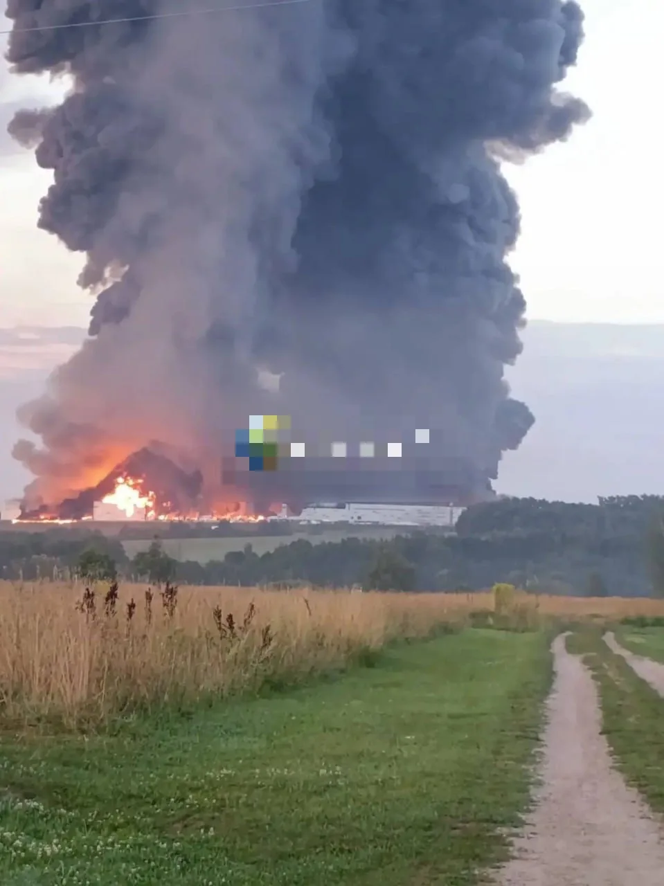 05.08.2026 под атаку попал один из крупнейших распределительных центров Wildberries в А...