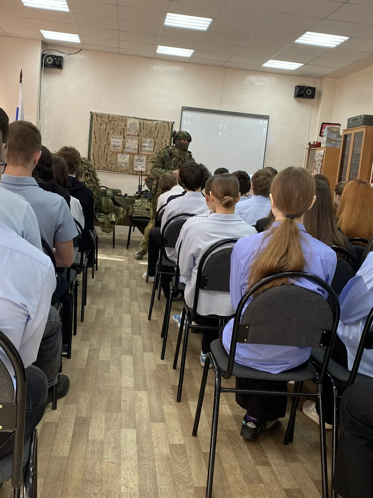 10 марта у учеников 5,7,8,9,10 классов прошли Уроки Мужества, организованные заместителем директора 