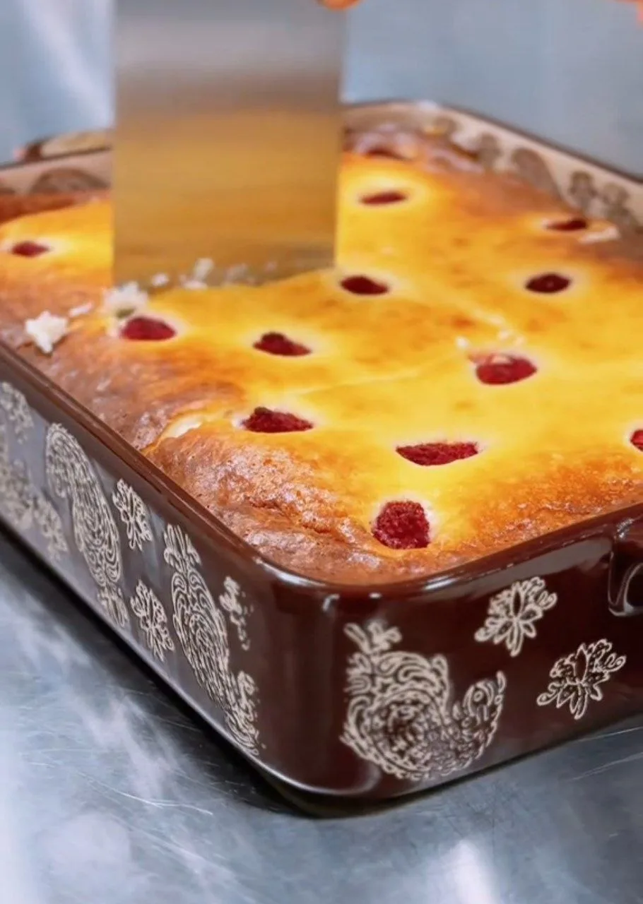 🥧 Тревожная запеканка.

Ингредиенты:

🔹Творог 9% — 1000 г
🔹Сахар — 120 г
🔹Ванильная паста — 1 ч.