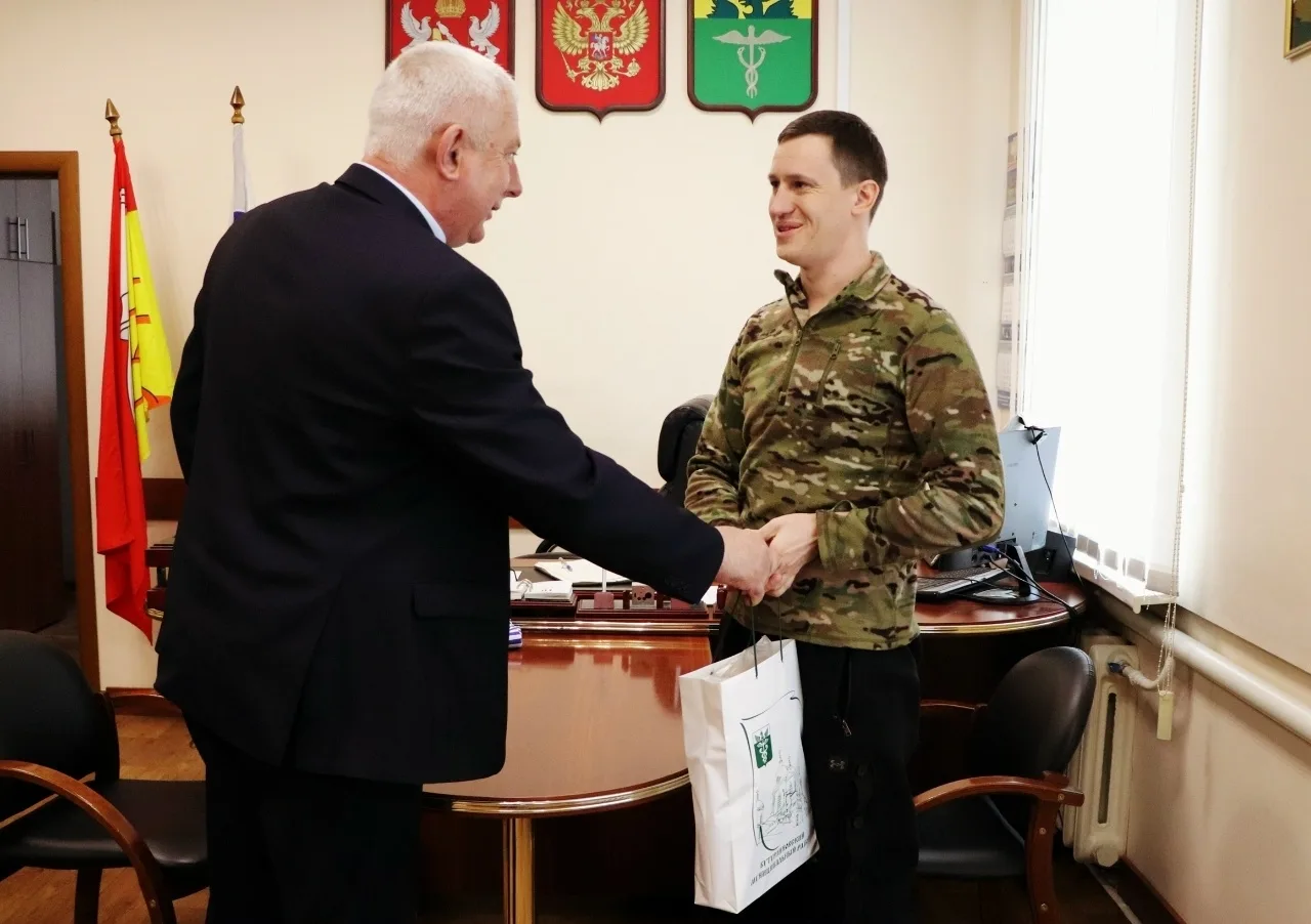 Сегодня встретился с нашим земляком, участником специальной военной операции Павлом М.   С самого на
