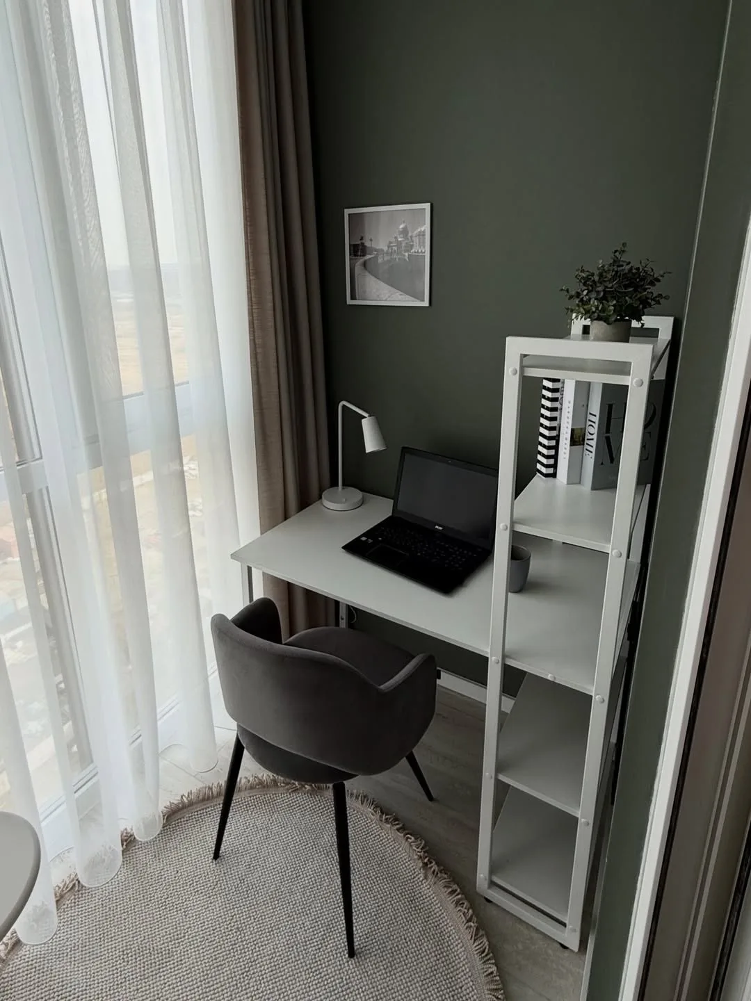 3 метра лоджии  и вот уже кабинет 🏡

🏩 Дом из Pinterest 🏩