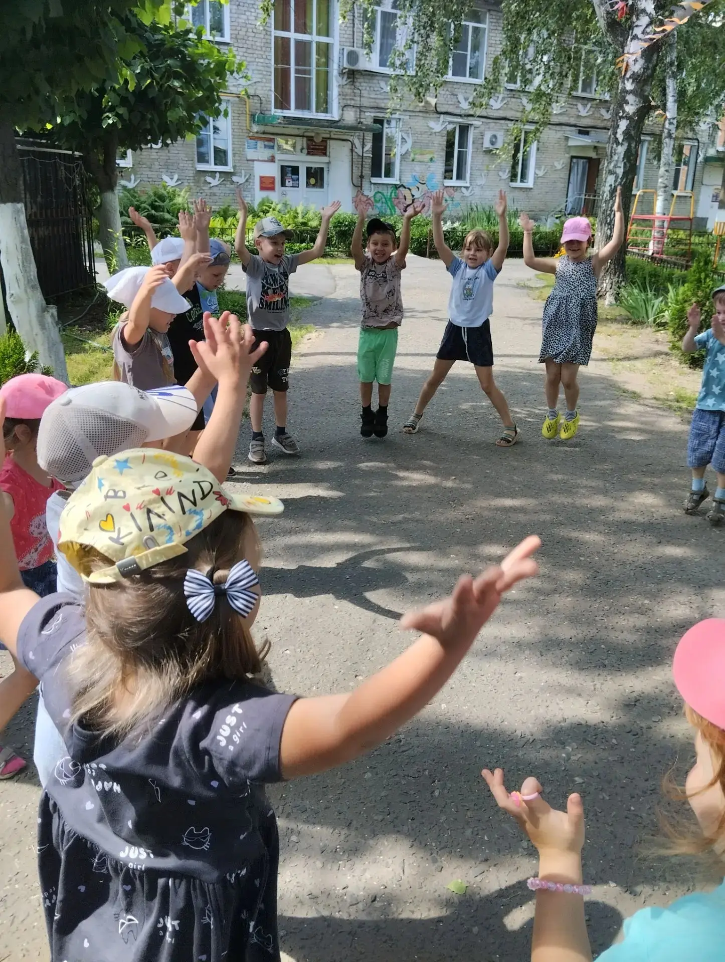 🎉 День прыгуна в нашем детском саду — это море эмоций и сплошной восторг! 

Сегодня мы устроили нас