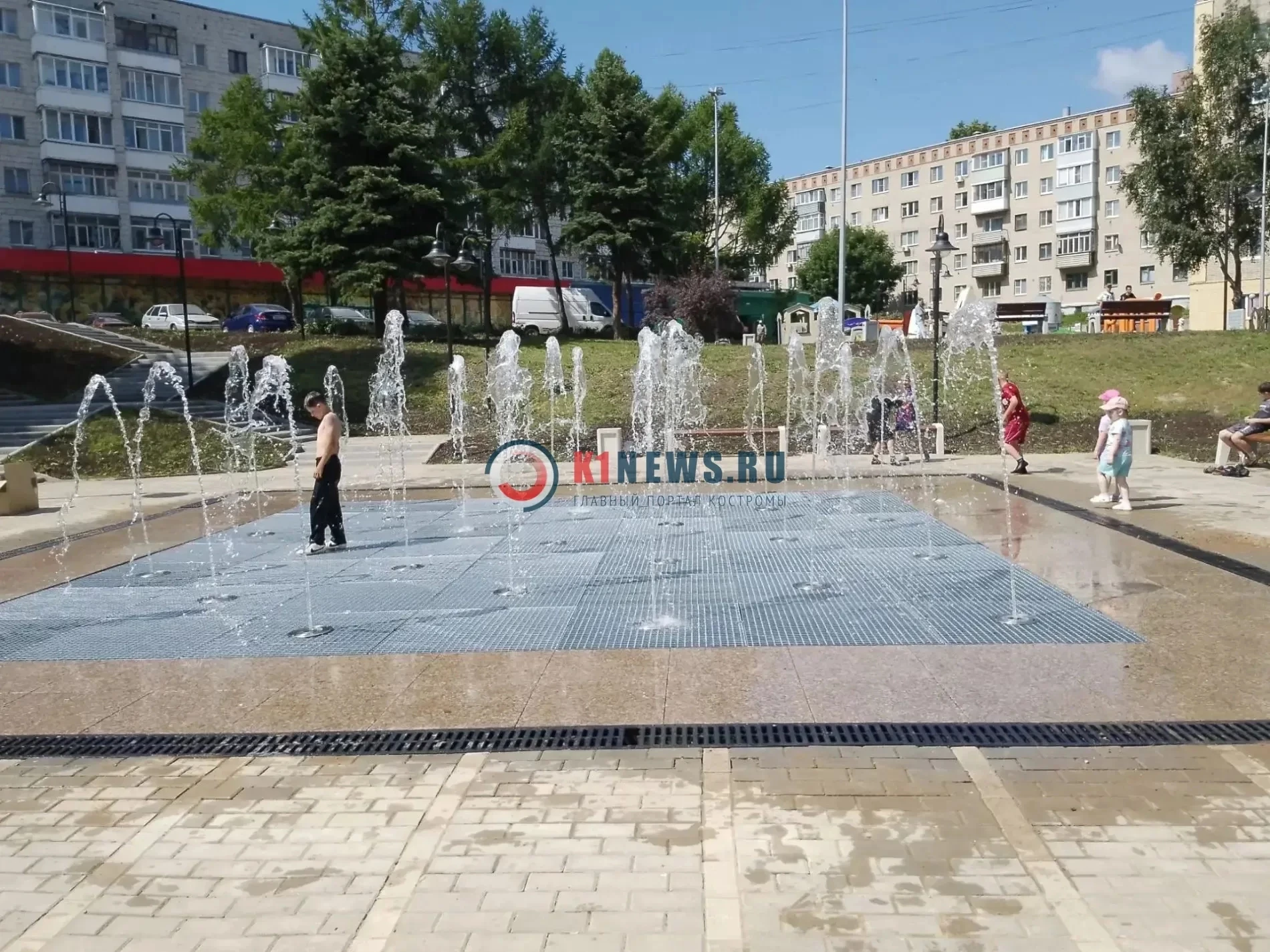 В Заволжье заработал долгожданный «сухой» фонтан