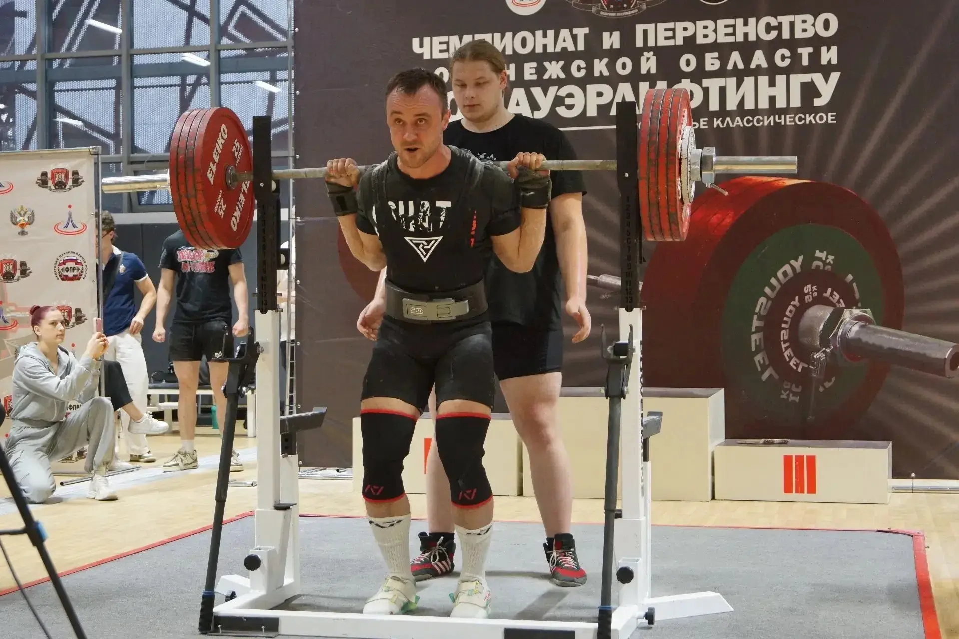 Преподаватель ВГАС стал призёром областных соревнований по классическому пауэрлифтингу 🏋‍♂

13-14 и