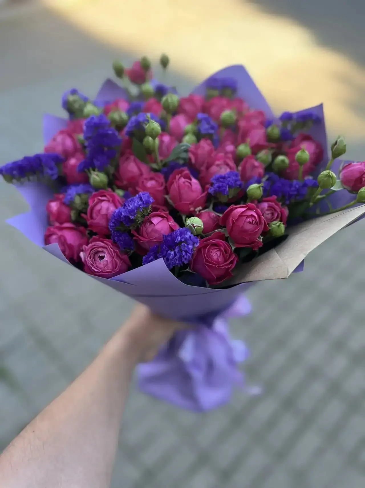 Кустовая пионовидная роза в наличии💜

📍«Про100цветы»
     ул.Губкина 21-В