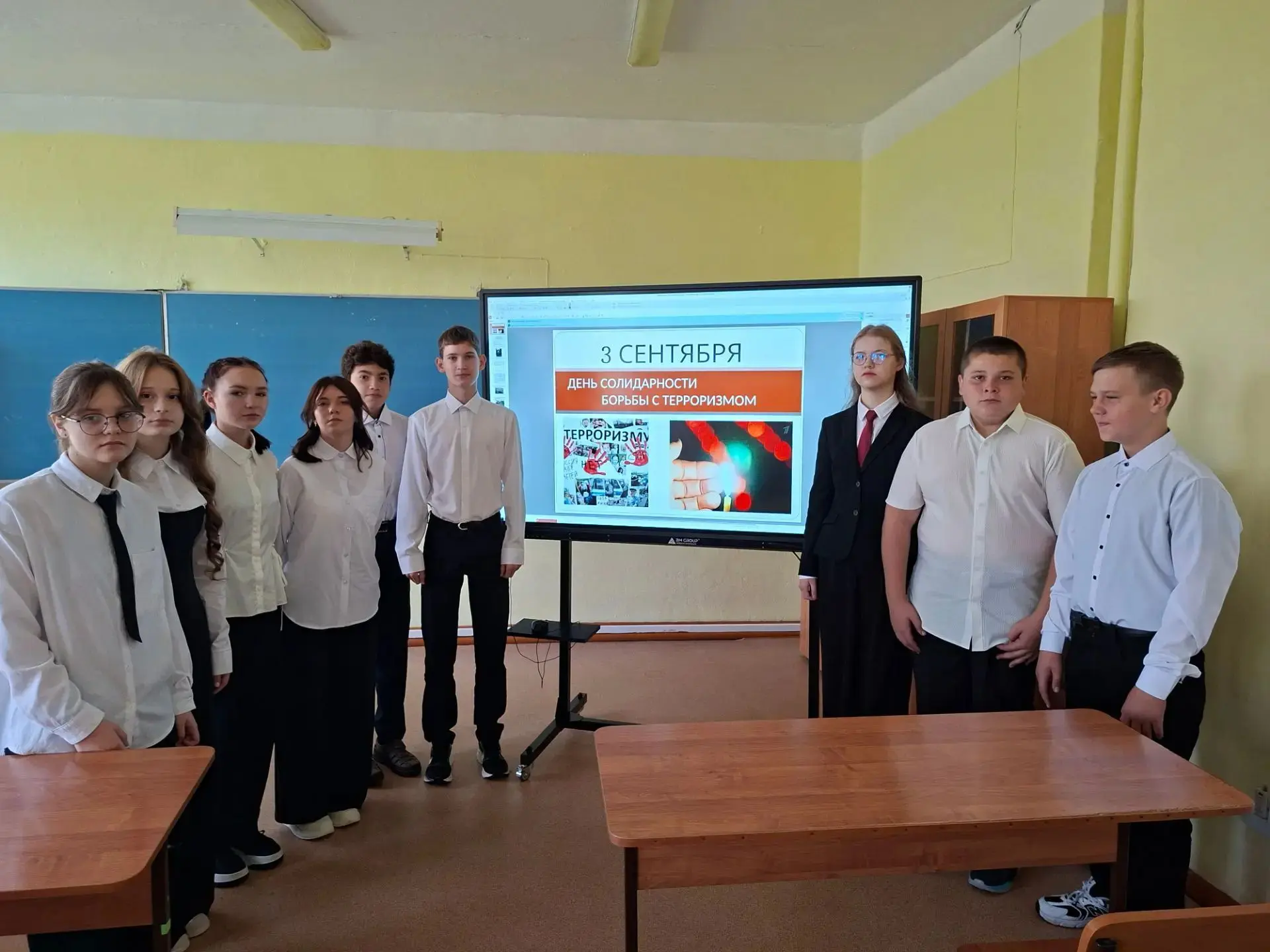 Сегодня в нашей школе прошел Час памяти, посвященный Дню солидарности в борьбе с террор...