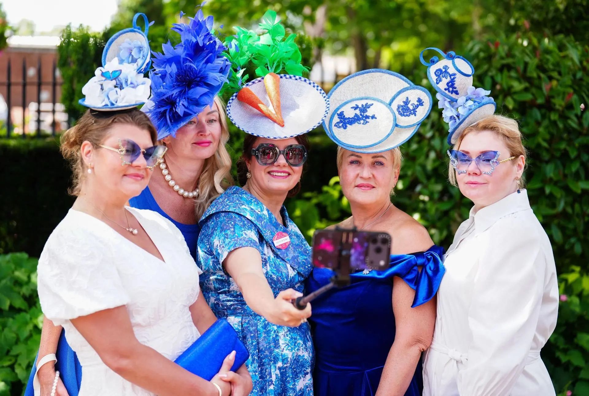 Аристократки на пляжах Анапы на королевских скачках Royal Ascot 2026 в Великобритании в...