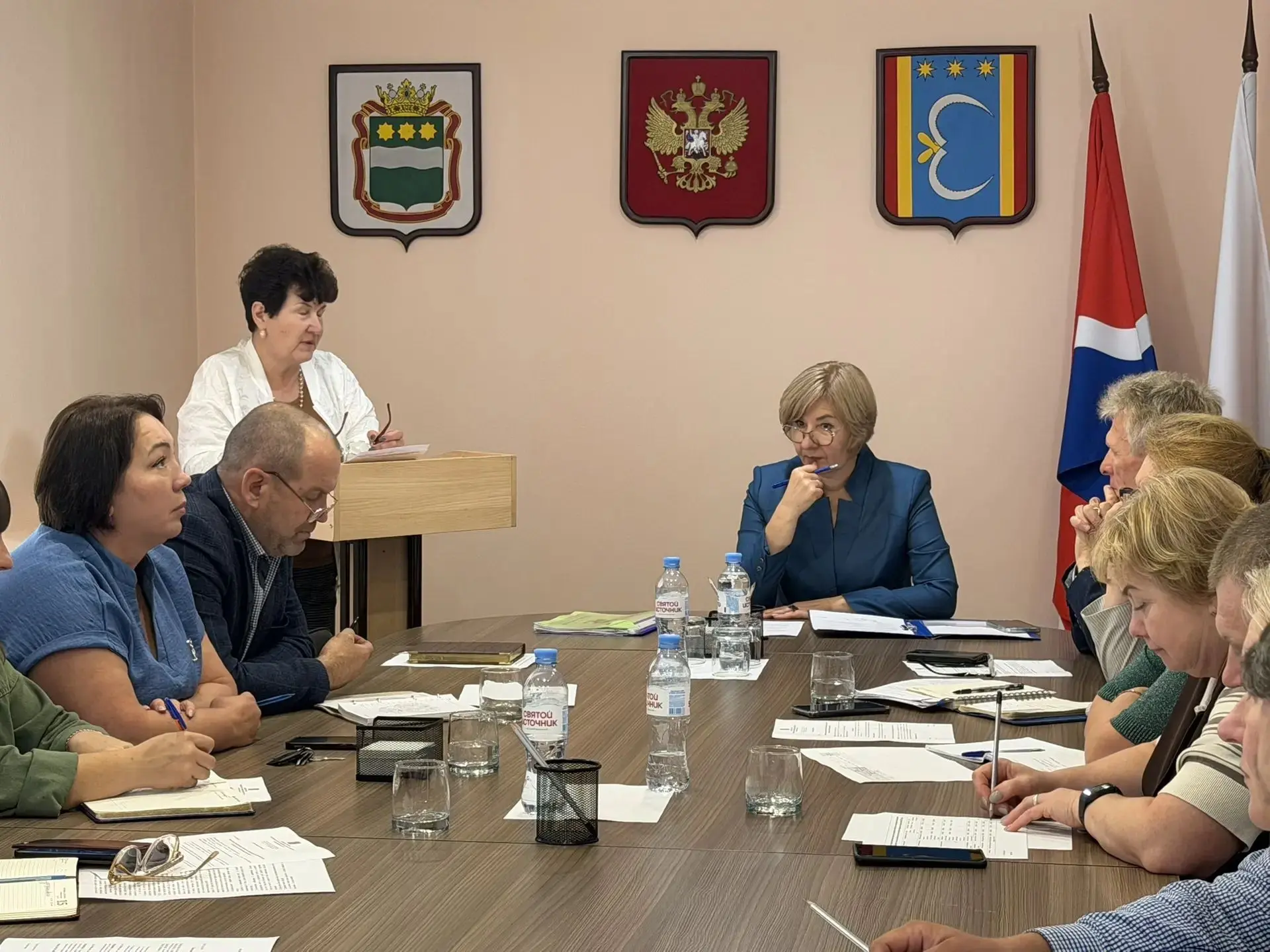 Провела планерное совещание с руководителями дирекций хозяйственной деятельности. Главное: