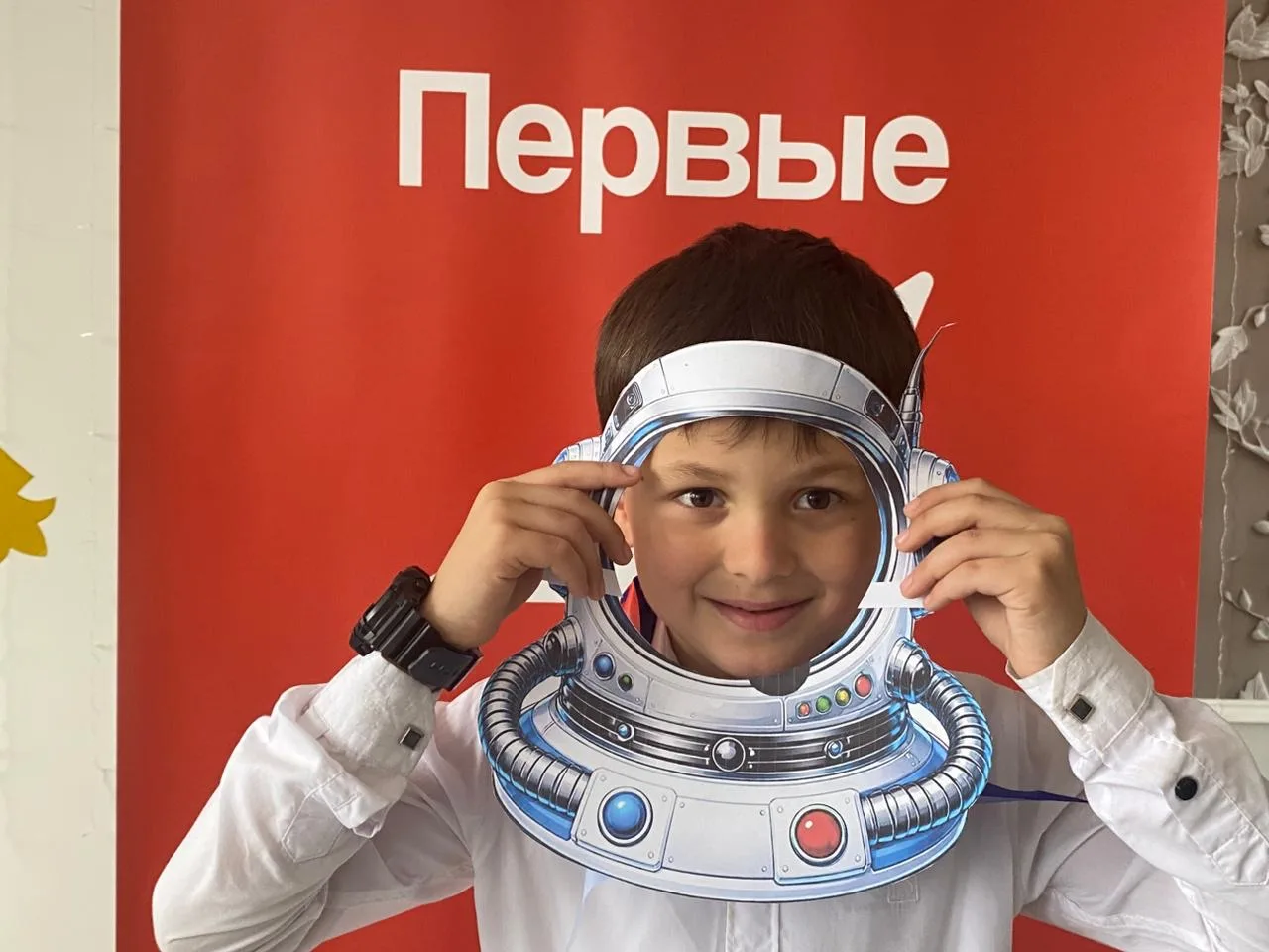 Шлем космонавта — это не просто экипировка. Это символ мужества, тяги к неизведанному и...