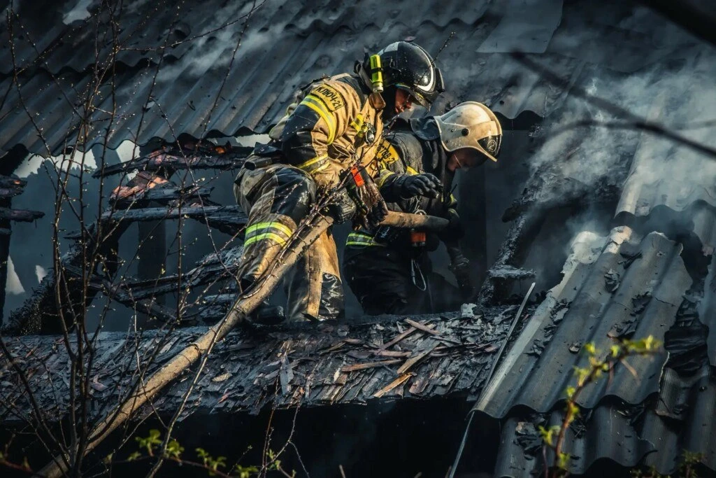 🚨👨‍🚒 Губернатор Анохин поздравил сотрудников гражданской обороны Смоленской области ...