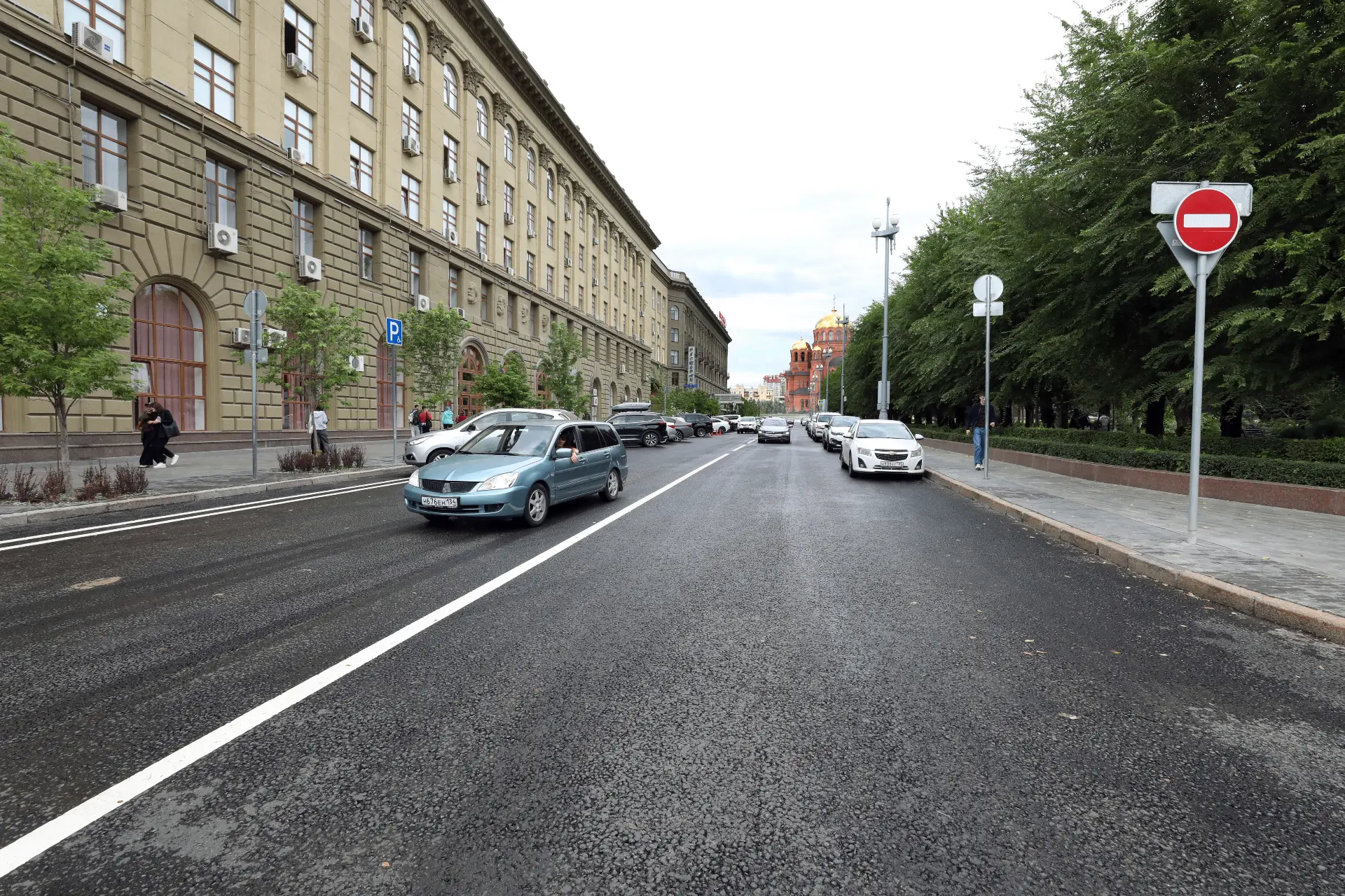 Завершены работы по благоустройству территории, прилегающей к главному корпусу ВолгГМУ
