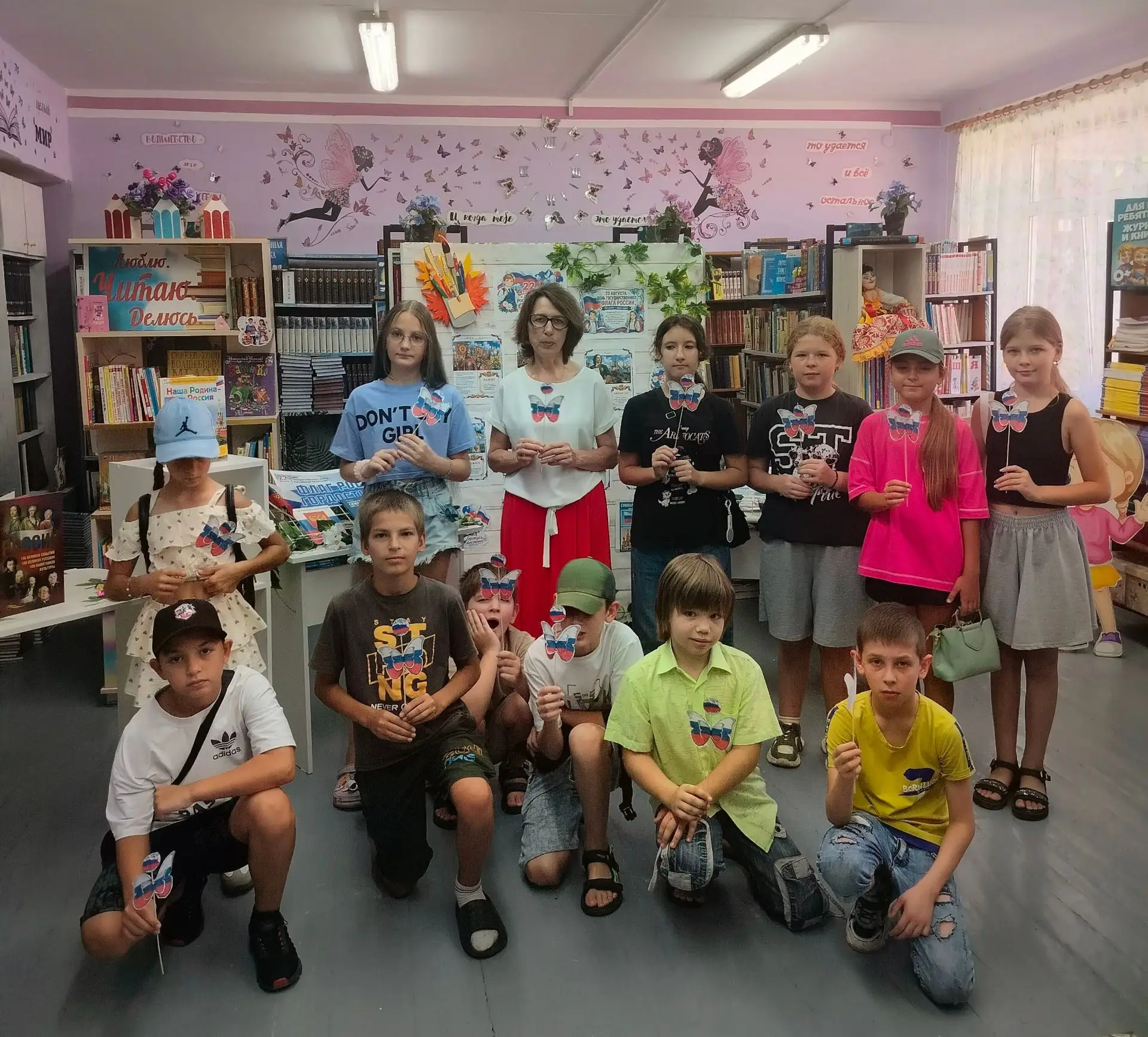 21 августа в школьной библиотеке прошёл мастер-класс «Мне всего милей флаг Родины моей»...