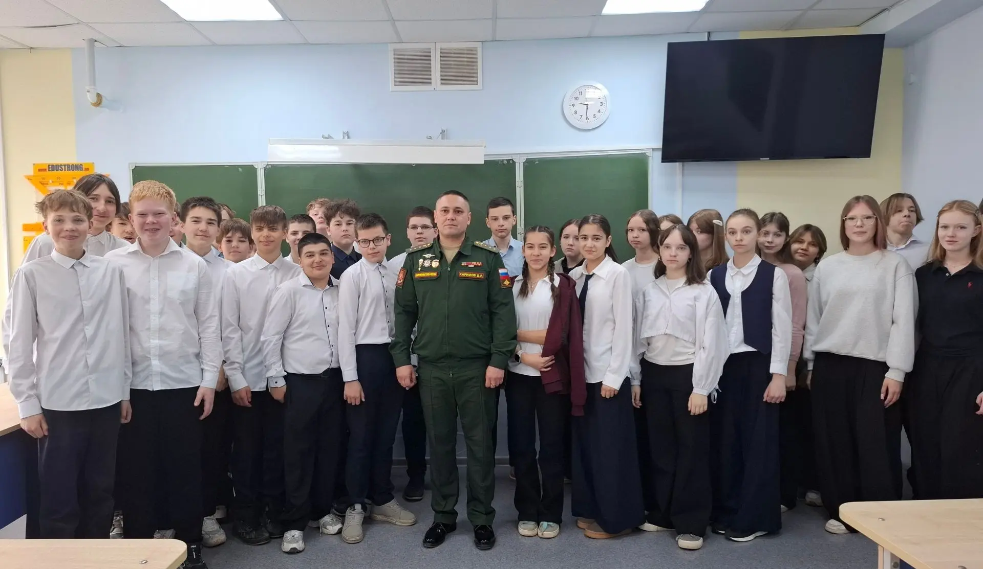 В нашей школе состоялась встреча семиклассников с ветераном боевых действий, участником СВО Каримовы