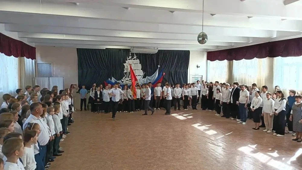 ⭐️Уроки мужества: школа помнит подвиг героев🕊️  🎗️В преддверии Дня Победы в первом корпусе нашей шко