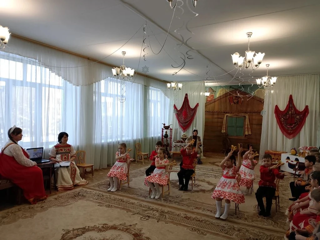 Музыкальные руководители нашего дошкольного отделения Старовойтова Т. С. и Финк Н. В. провели мастер