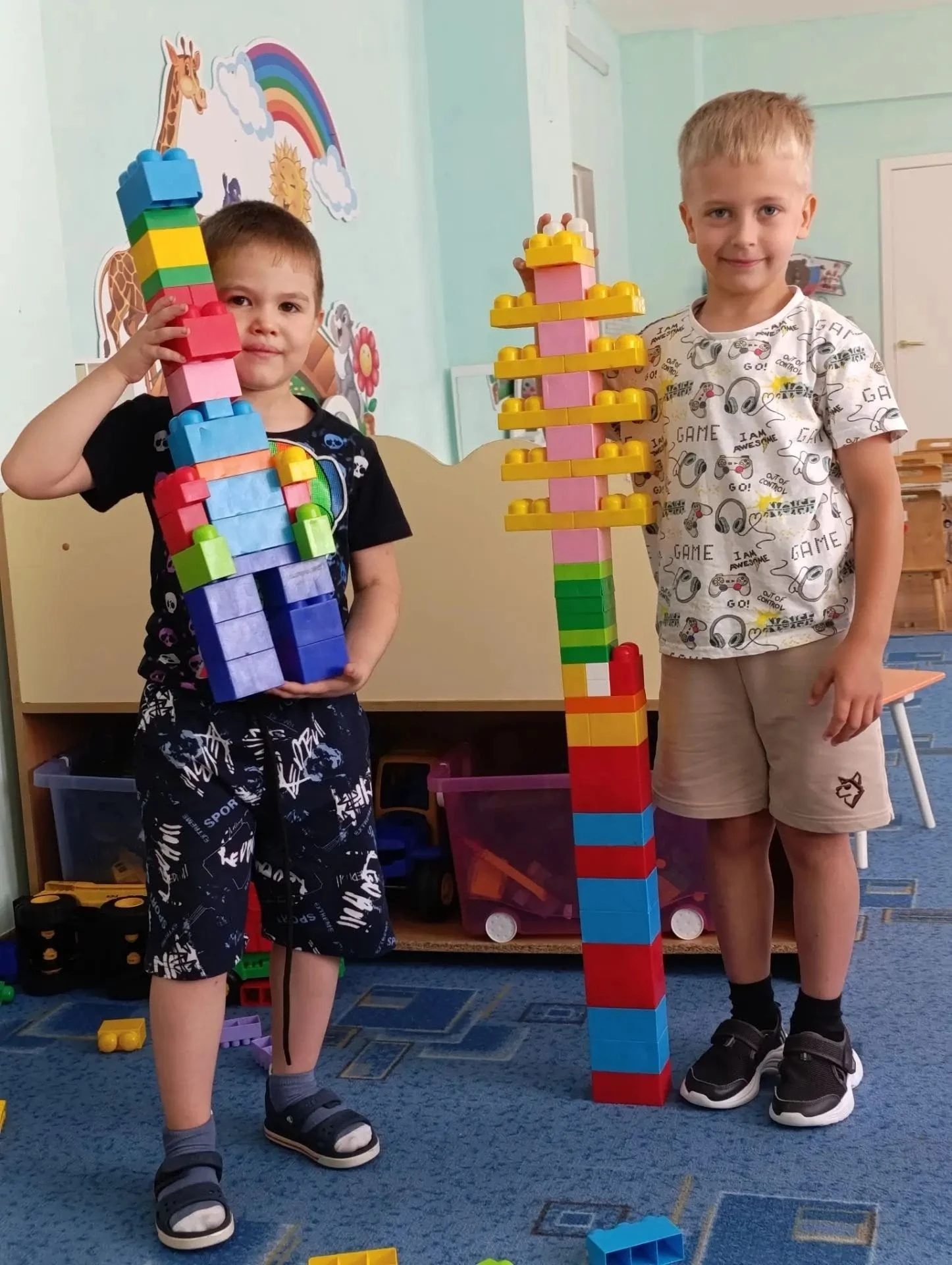 Дети и конструктор: игра, которая развивает! 🧩

Ребята обожают конструктор за свободу творчества: с