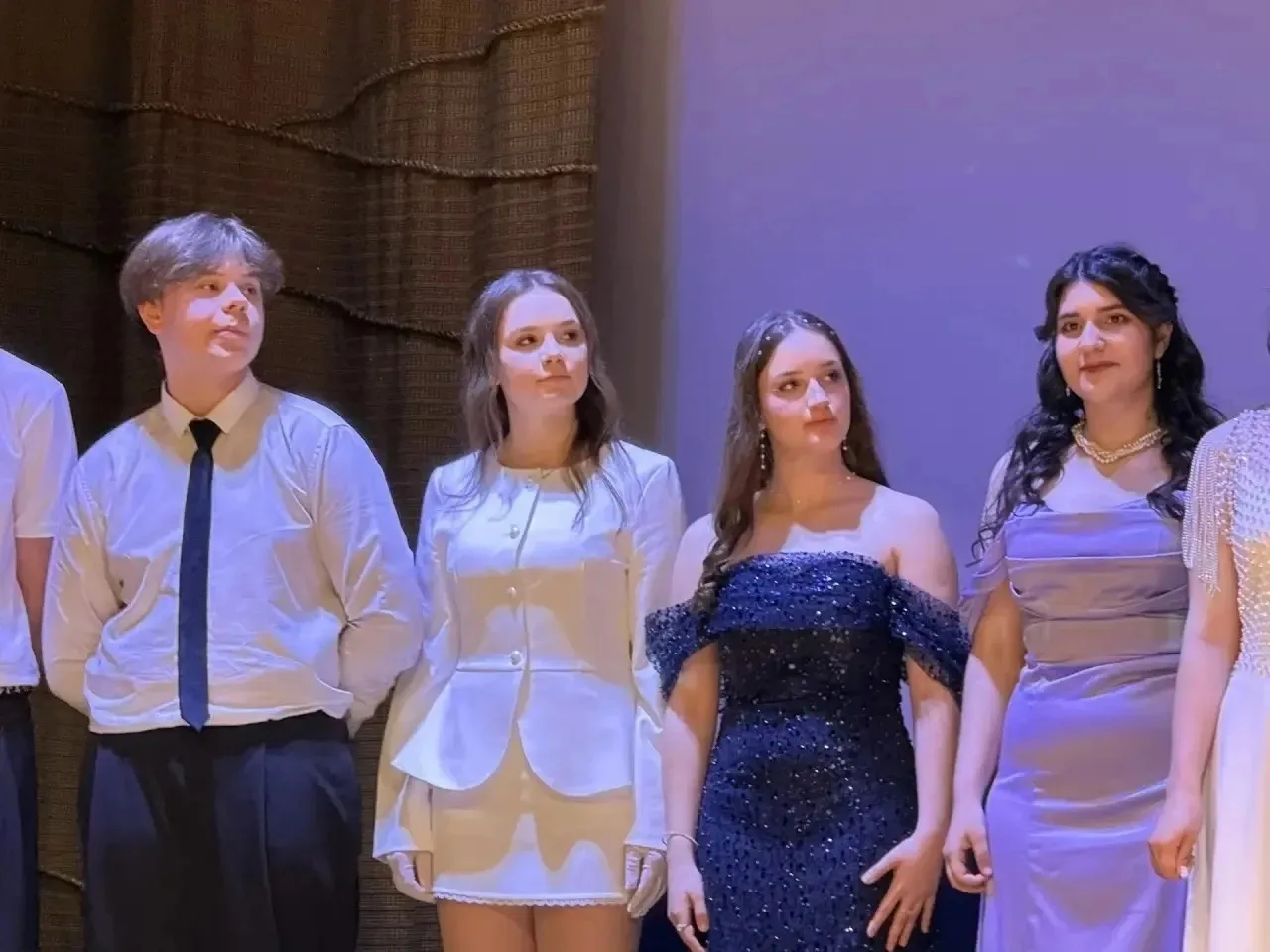 ✨ Наши звёзды на городском подиуме!🌟  🌸 Вчера в Малоярославце прошёл грандиозный конкурс «Мистер и М