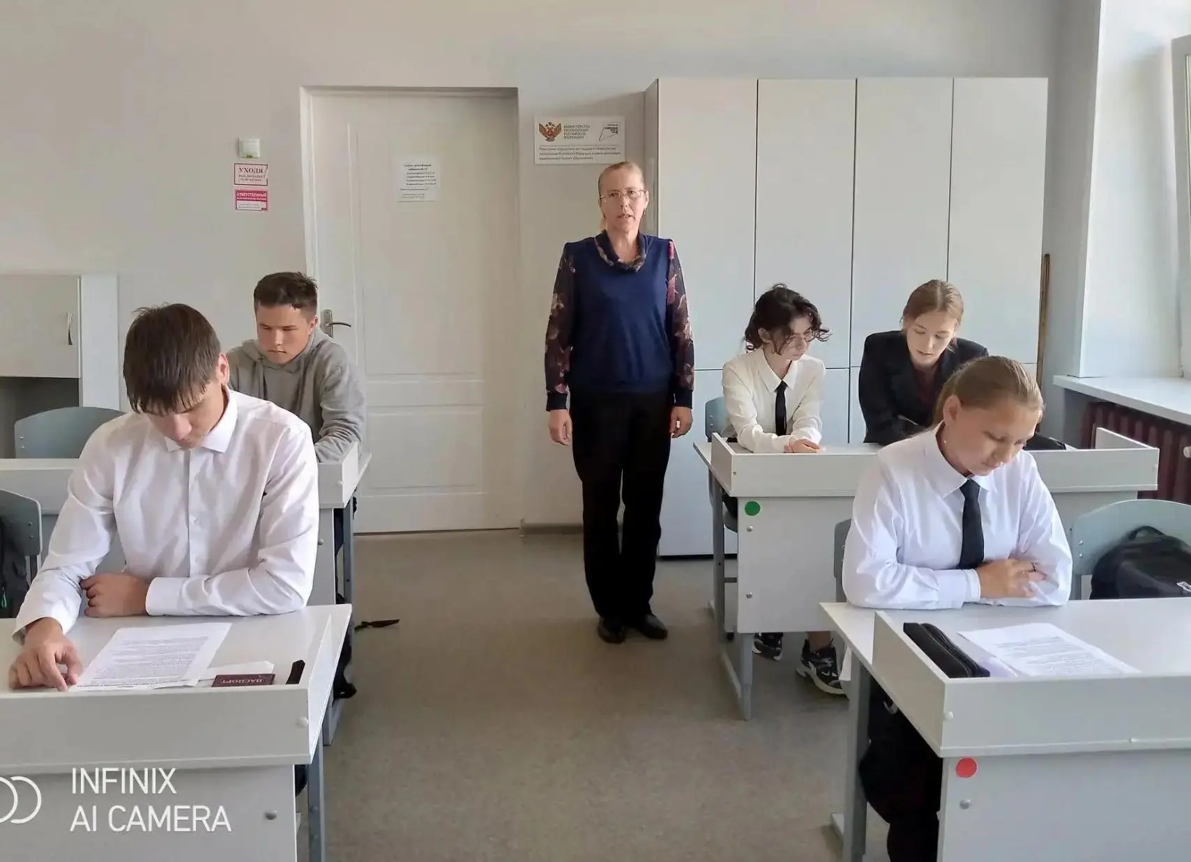 Бурное развитие компьютерных технологий и широкое распространение сети Интернет открыва...