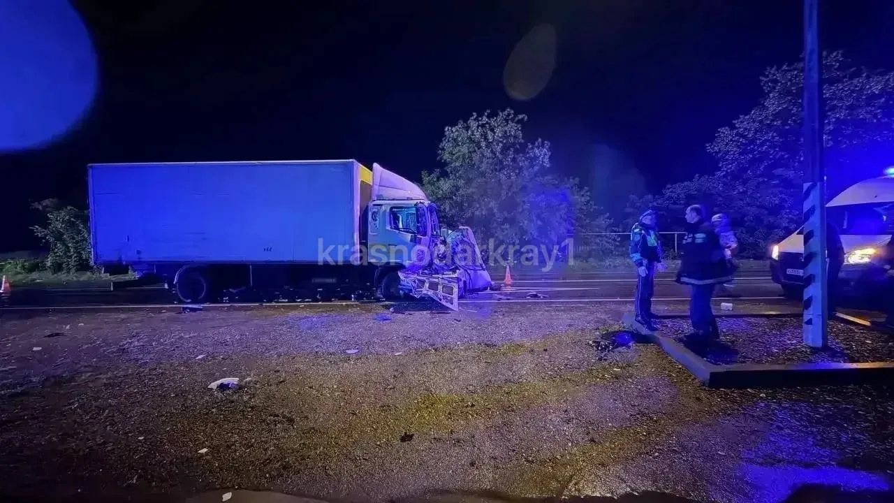 ⚡️Сегодня ночью на улице Мира в станице Петропавловской (Курганинский район) 19-летний водитель ВАЗ-