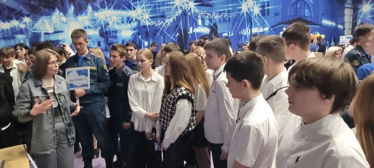 2 апреля учащиеся 8б ( корпус Новосиньково) и 9-х классов ( корпус Подмошье) посетили в парке "Экстр