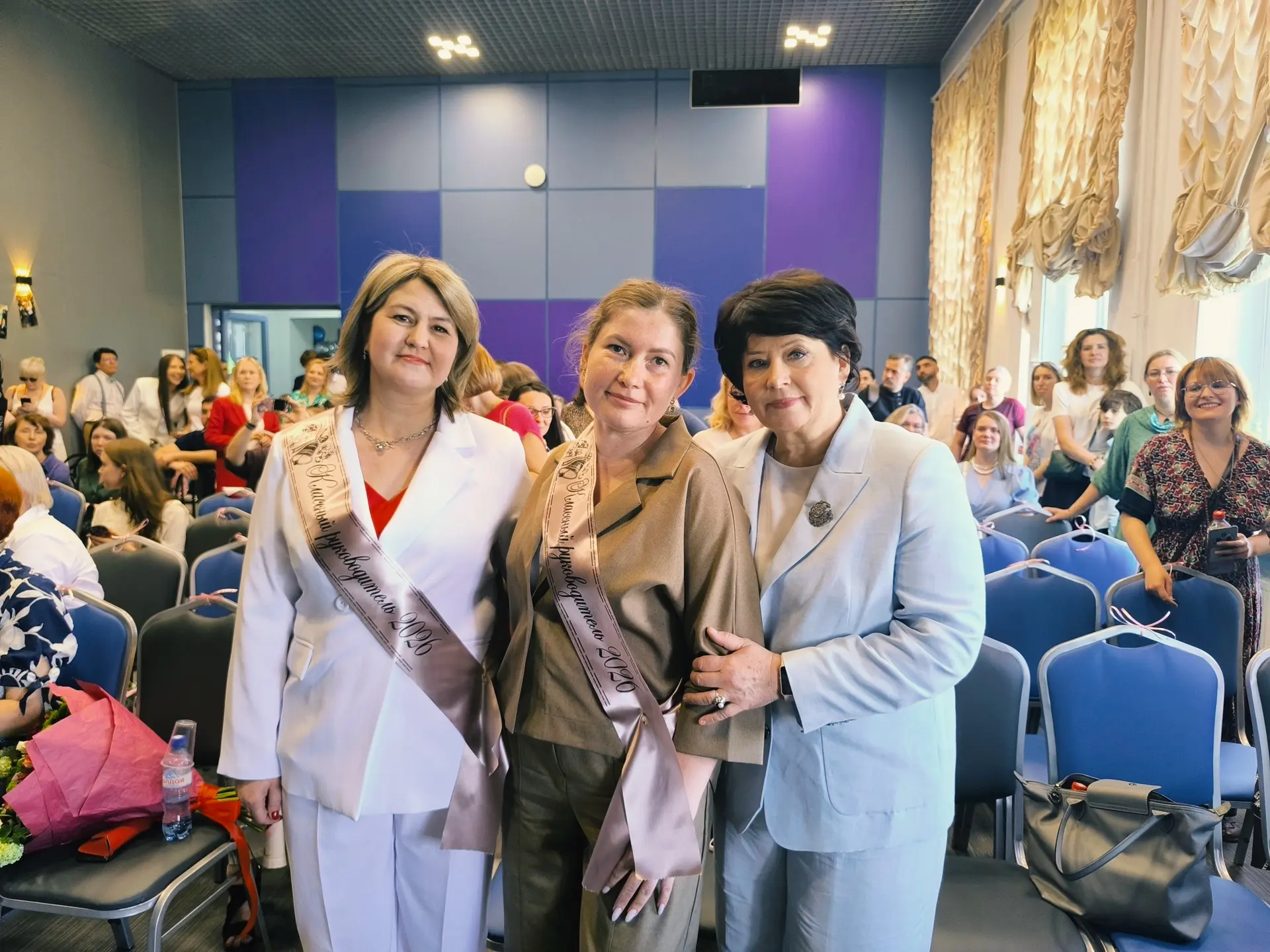 #ПоследнийЗвонок2026 | Время прощаться со школой 🎓  Вчера в 3 корпусе нашей школы прозвенел Последни