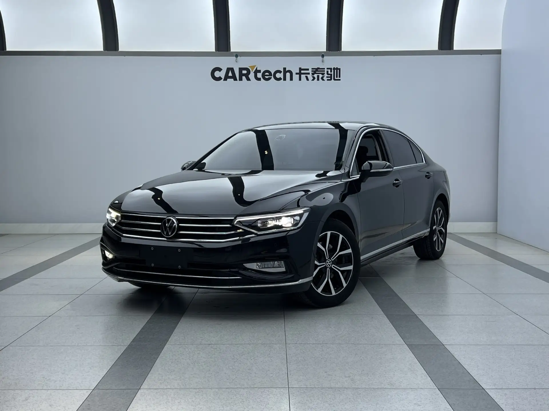Volkswagen Magotan 2020 — 1.4 TSI (110 кВт / 150 л.с.), передний привод, 7-ступ. DSG, к...