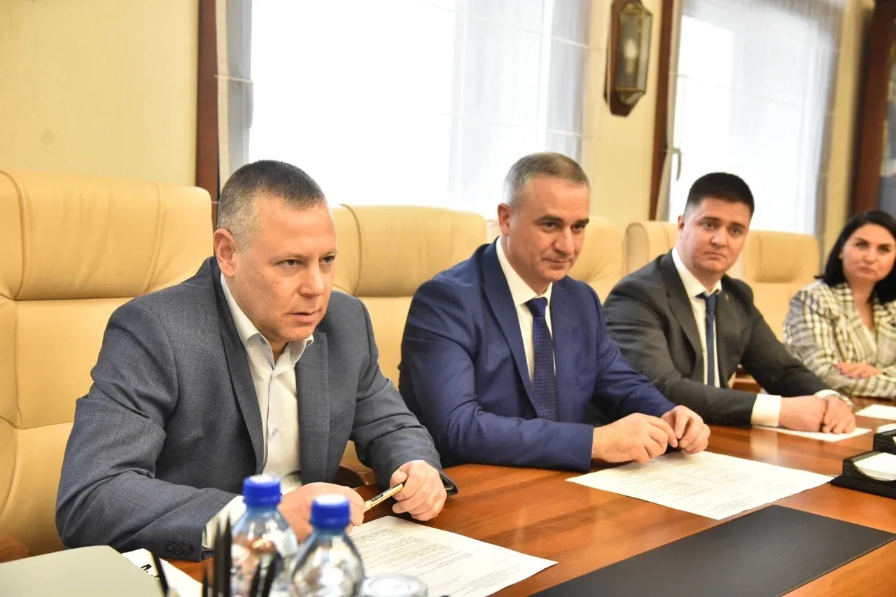 Виктор Гулин и Михаил Евраев обсудили развитие системы весогабаритного контроля в Ярославской област