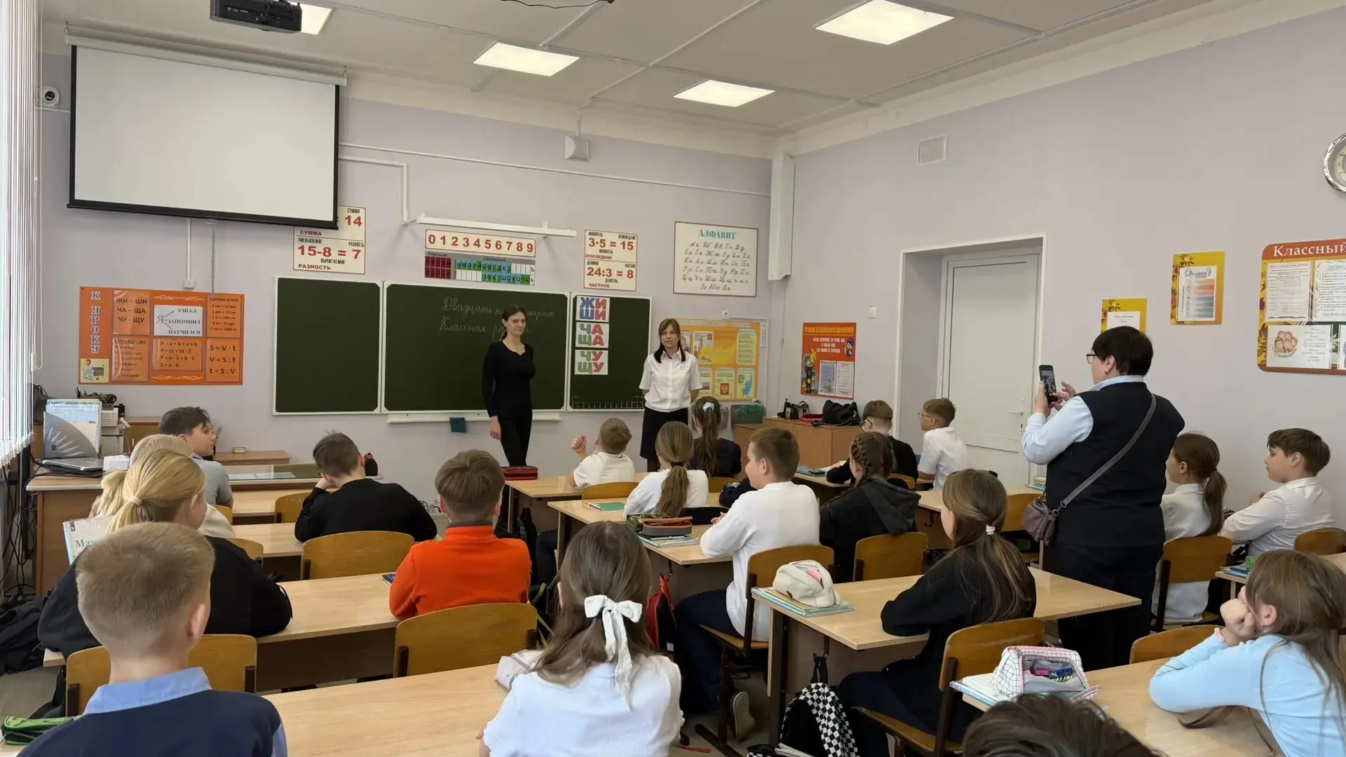 ⚠️ Берегись поезда: железная дорога не прощает ошибок!   Для учащихся 3 "Б" и 4х классов  прошла важ