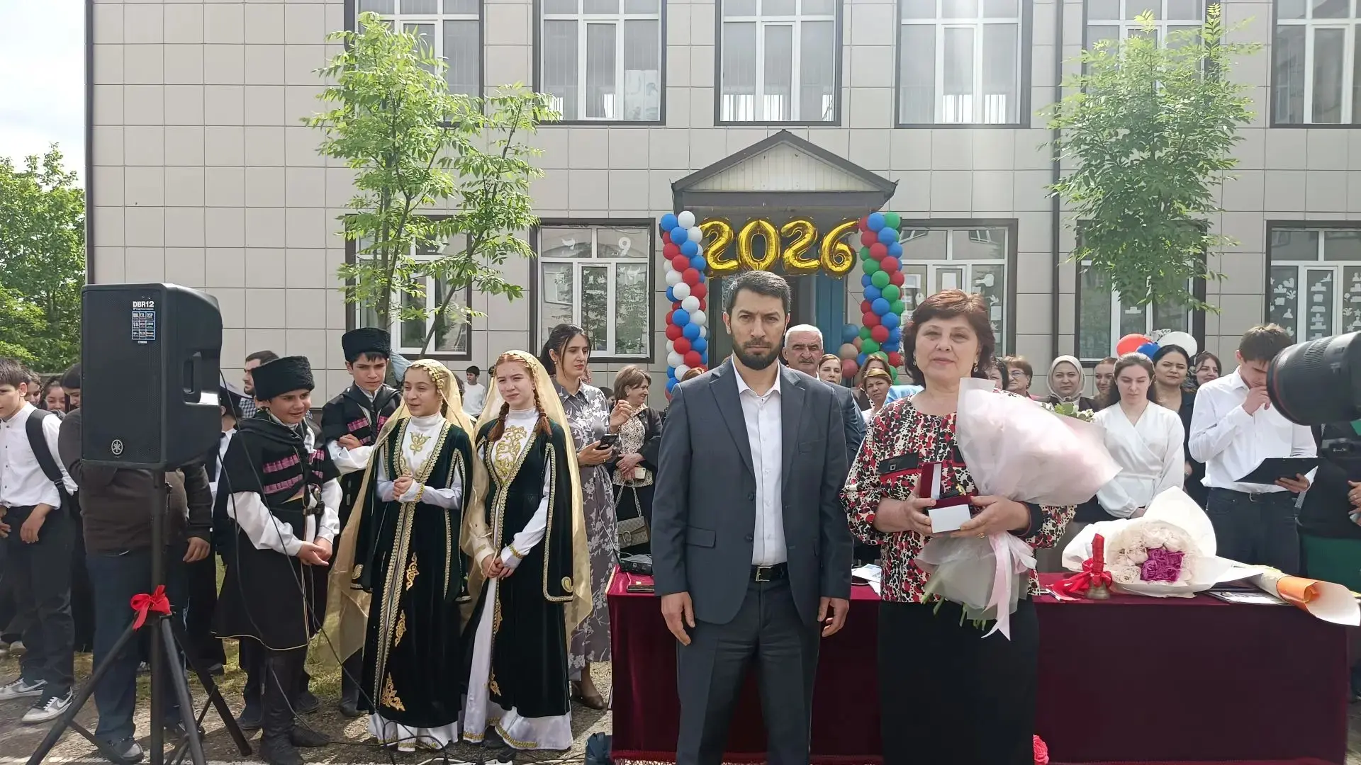 🏆В рамках торжественной линейки, посвящённой празднованию "Последнего звонка", учителе...