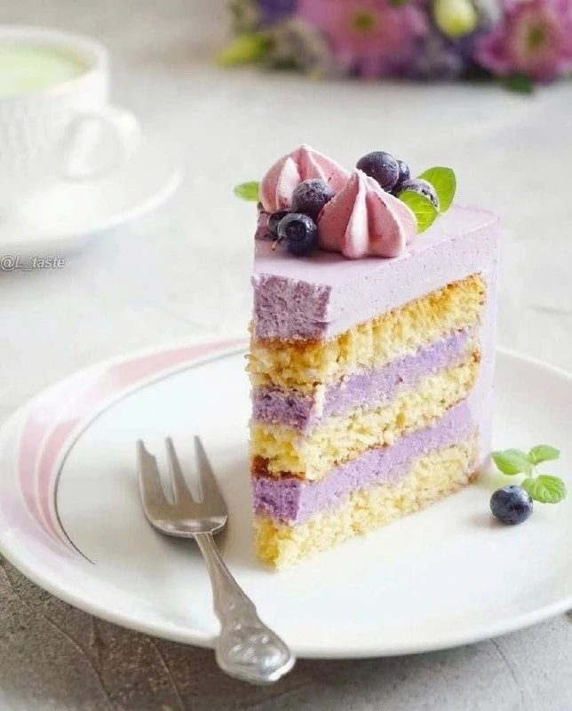 Черничный Муссовый торт 🎂💜

Автор: Елизавета l_taste

D=16 cм

Ингредиенты:
150 г муки
85 г размяг