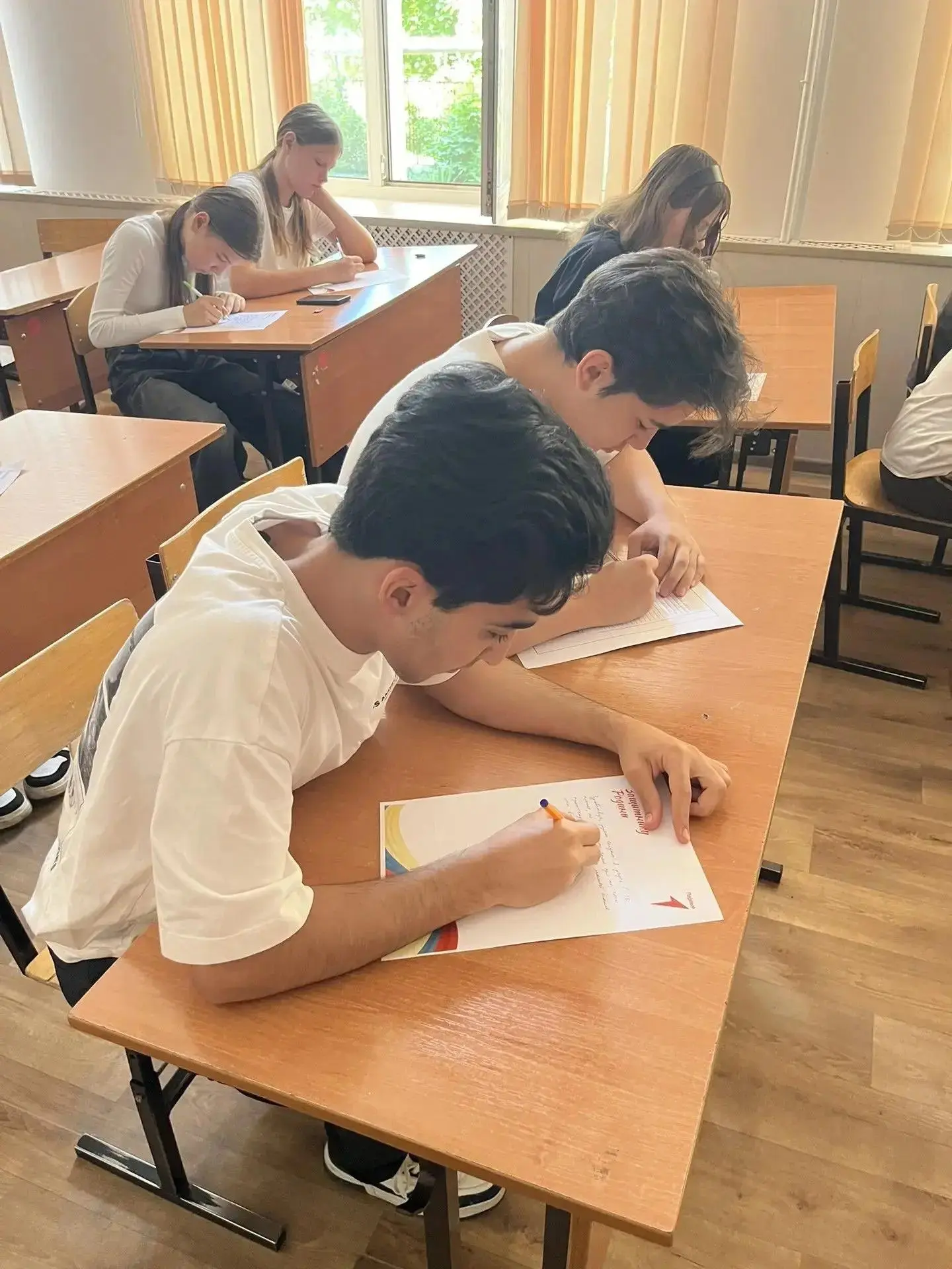 🕯️ День памяти и скорби в нашей школе: мы помним

В нашей школе прошли мероприятия, посвящённые 85-