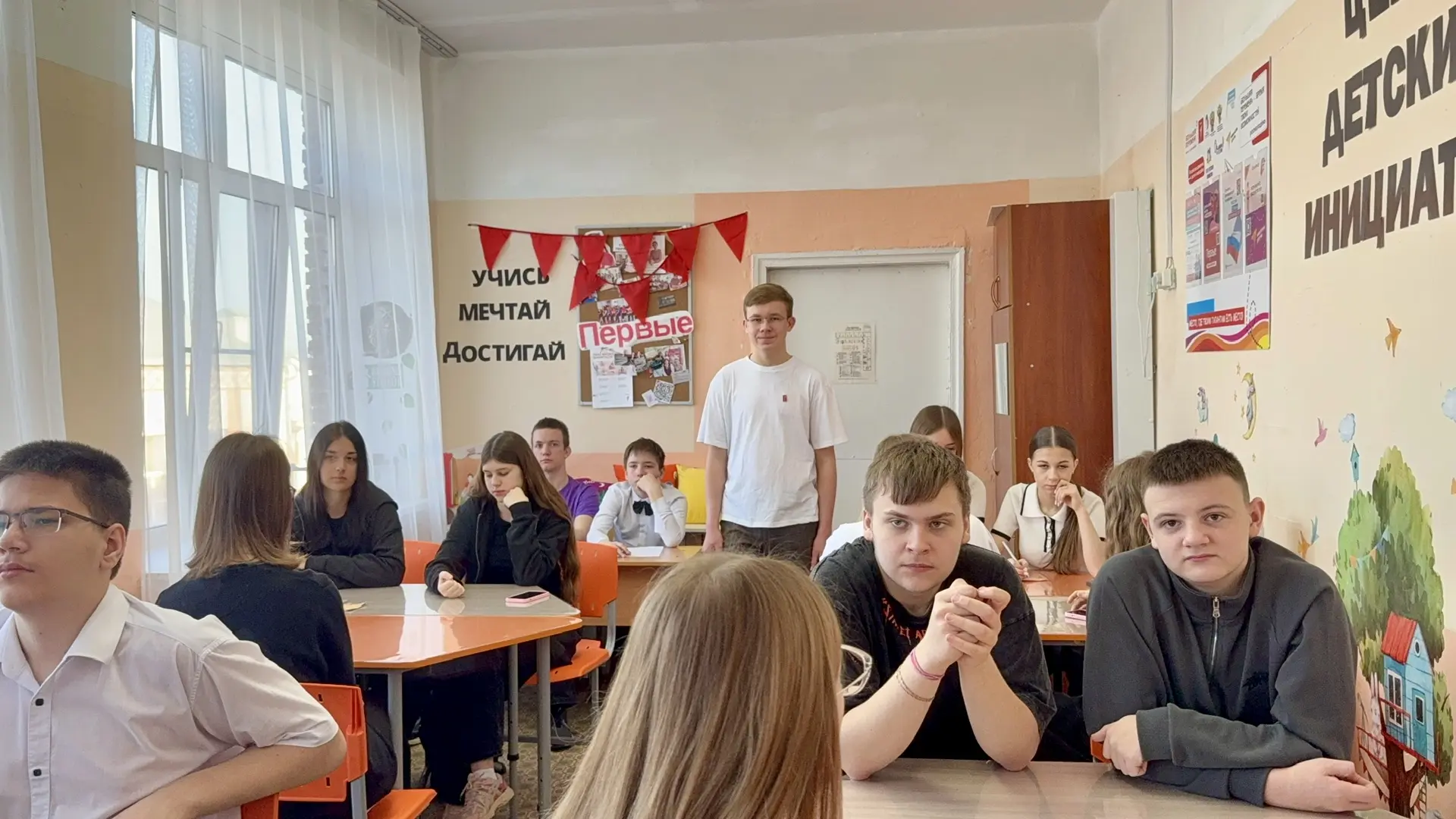 ВИКТОРИНА «МЫСЛИТЬ ПО-РУССКИ»  12 марта в Центре детских инициатив собрались ребята из 8-х классов! 