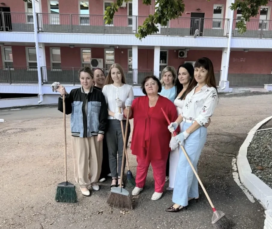 🔥Сегодня, в традиционную пятницу, наш дружный коллектив вышел на еженедельную уборку б...