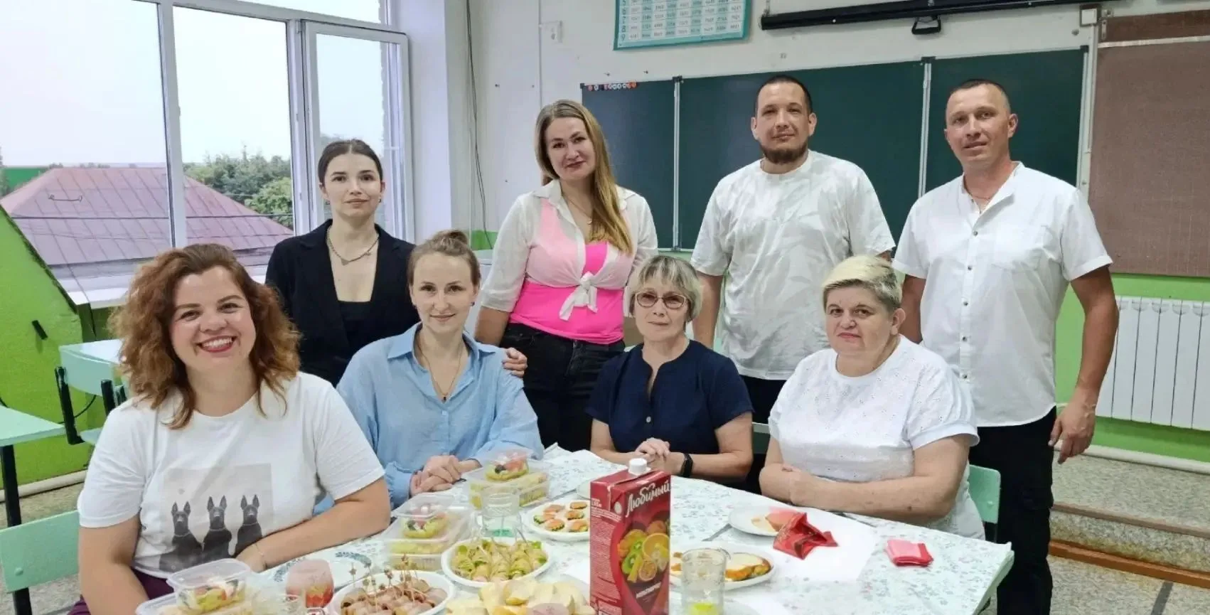 Дорогие наши выпускники 2011 года!
От всей души благодарим вас за визит в родную школу и за ваш заме