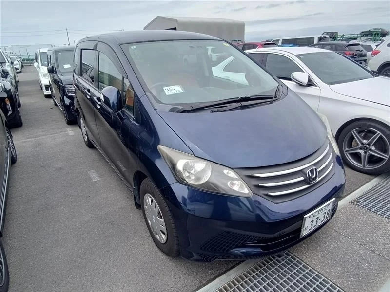 Красивый и ухоженный HONDA FREED уже на ярде ждет отправки в Россию! 👍