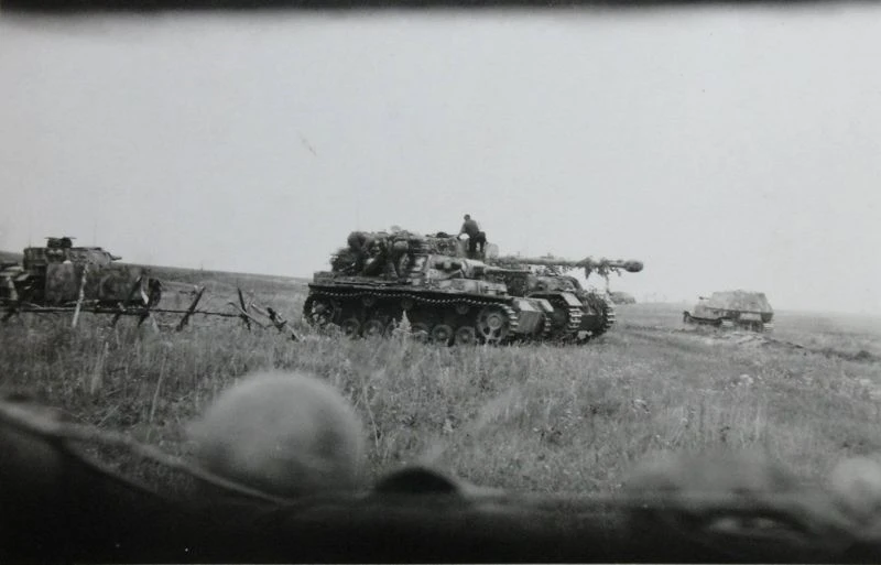 Бронетехника 654-го тяжелого батальона истребителей танков (Schwere Panzerjäger-Abteilung 654) в пол