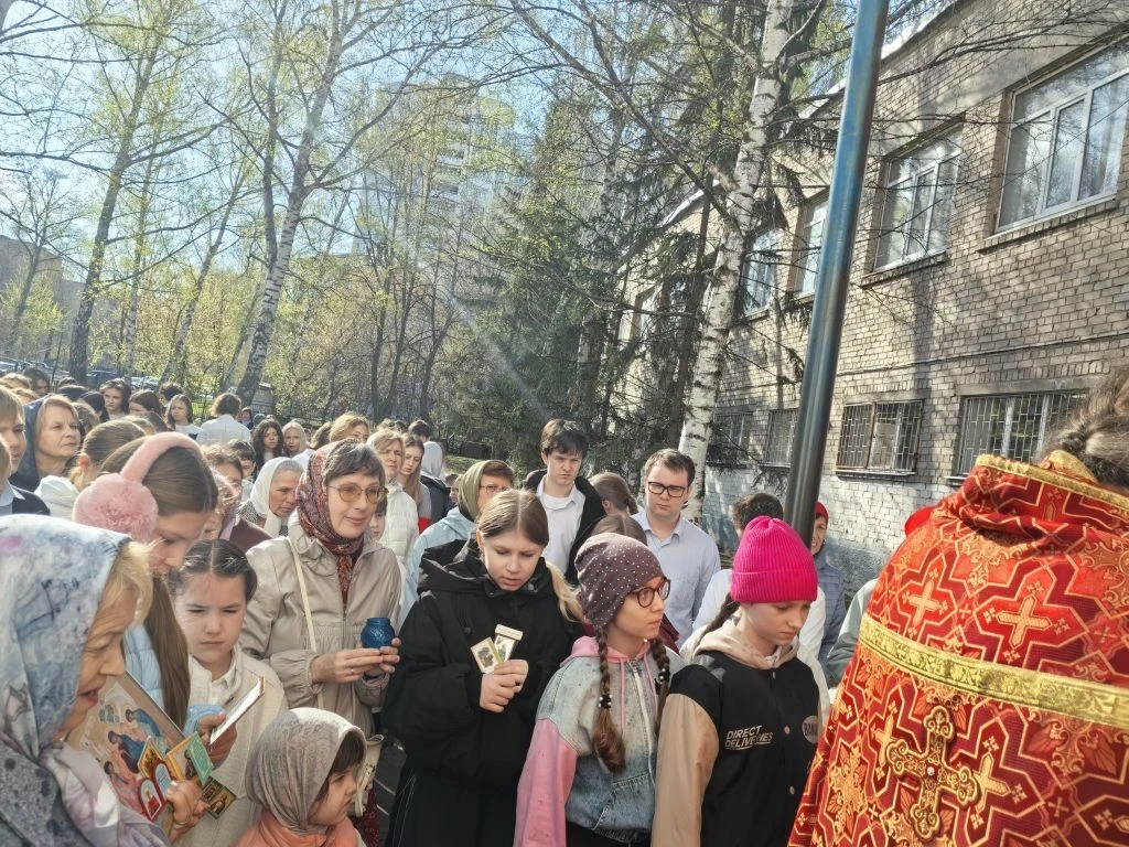 Сообщаем, что в нашей гимназии начались ежегодные крестные ходы. Это важное духовное событие, которо