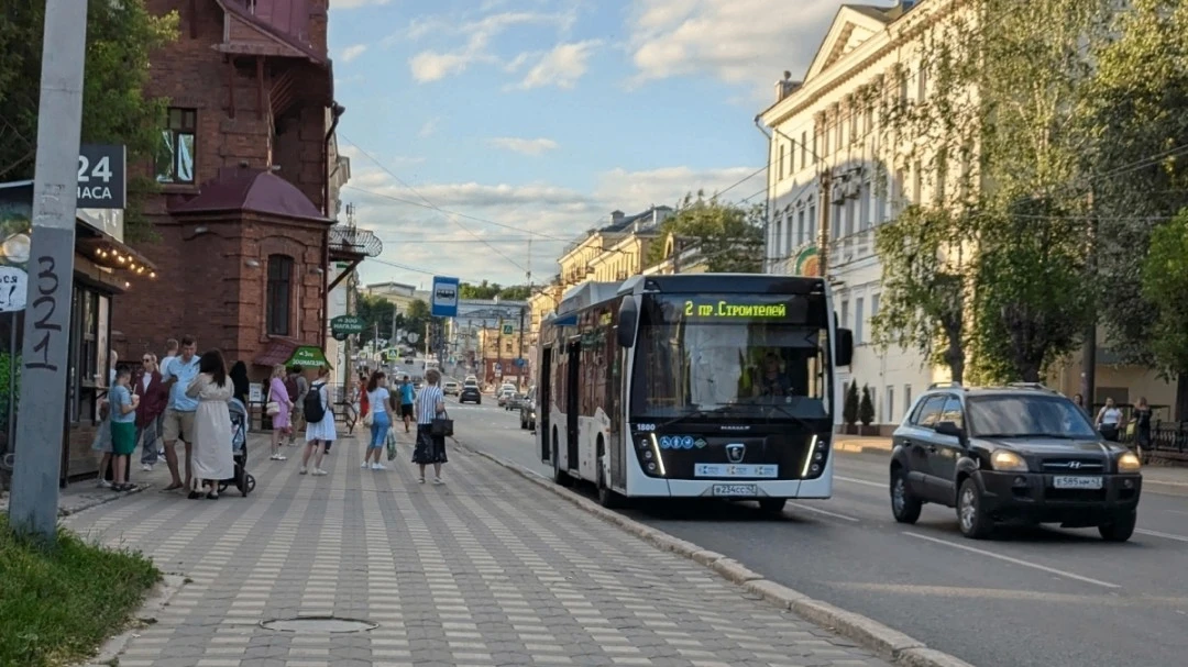 В Кирове могут сделать круговое движение на Комсомольской площади

Фото: progorod43 ru. Автор: Анна 