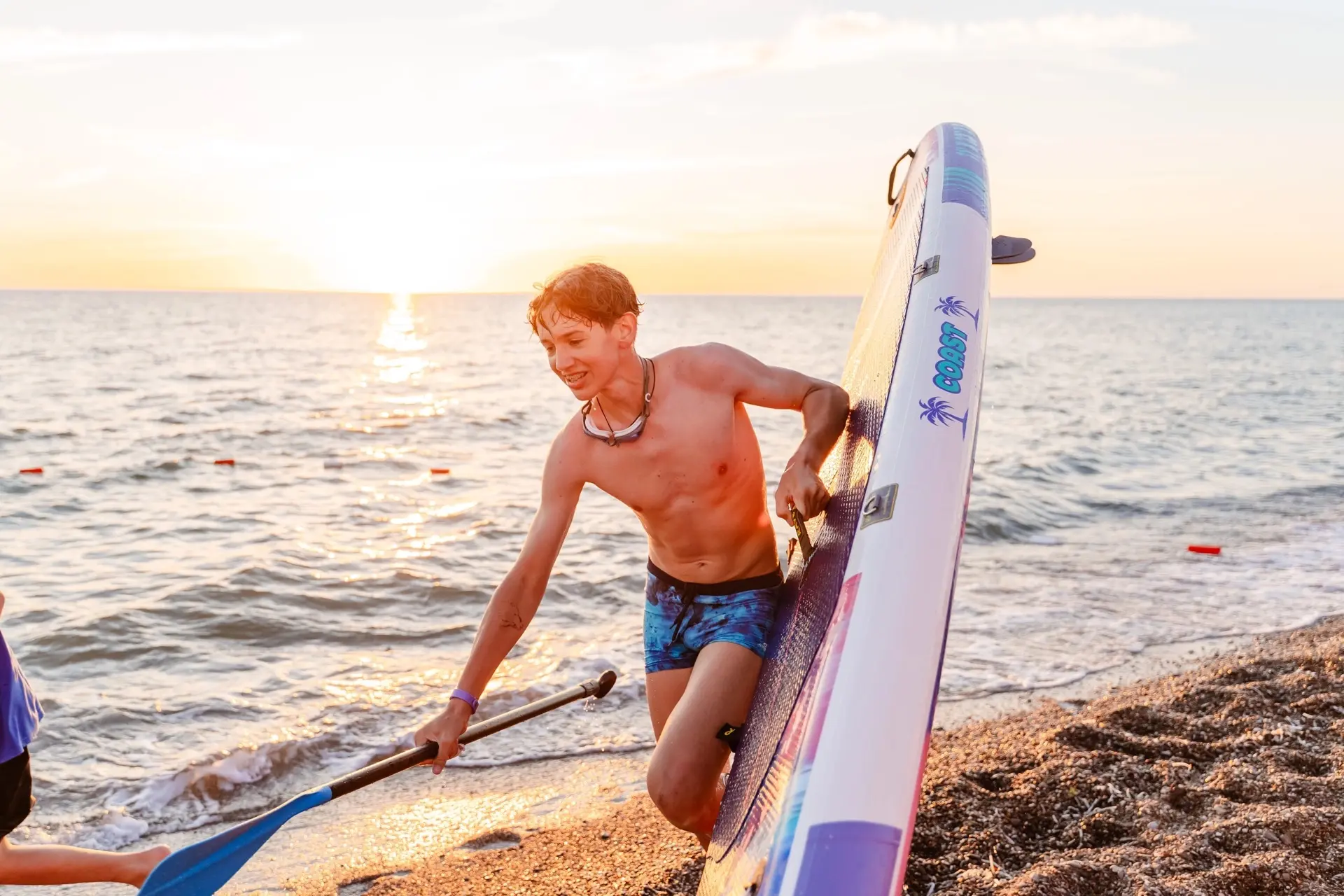 SUP-серфинг в лагере 🌊🏄‍♂️

В I&Camp резиденты получают возможность пробовать всё самое лучшее и а