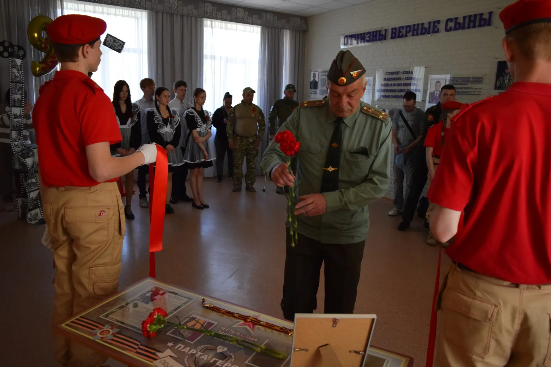 В Барабинском районе открыли "Парту Героя"🇷🇺  8 мая  в РЖД Лицее №6 произошло трогательное и значимо