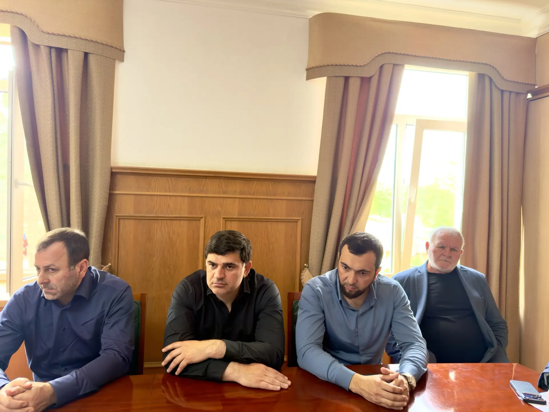 🌍Совещание главы Новолакского района с главами сельских поселений: ключевые вопросы развития террито