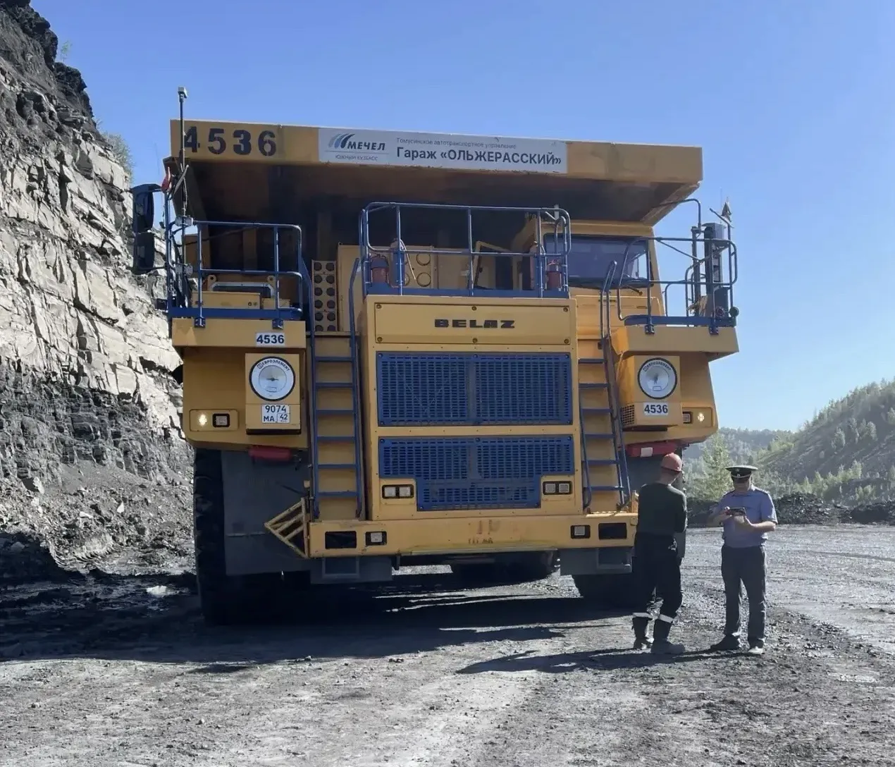 🚜 Техосмотр в Томусинском АТУ: одна шина подвела механика и водителя самоходной машины
