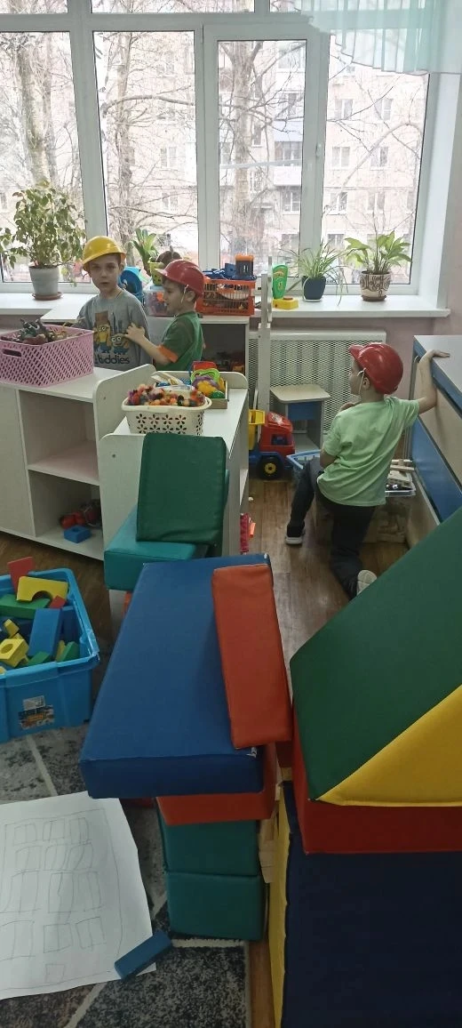#ЦРРдетскийсад10 День игры Сегодня наша группа превратилась в настоящую стройку. Архитекторы, словно