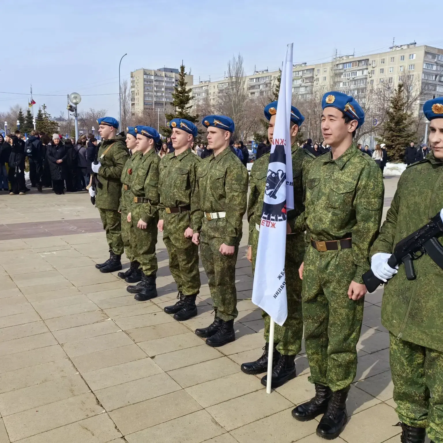 В Оренбуржье и мире вспоминают подвиг погибшего в Сирии Александра Прохоренко  17 марта 2016 года в 