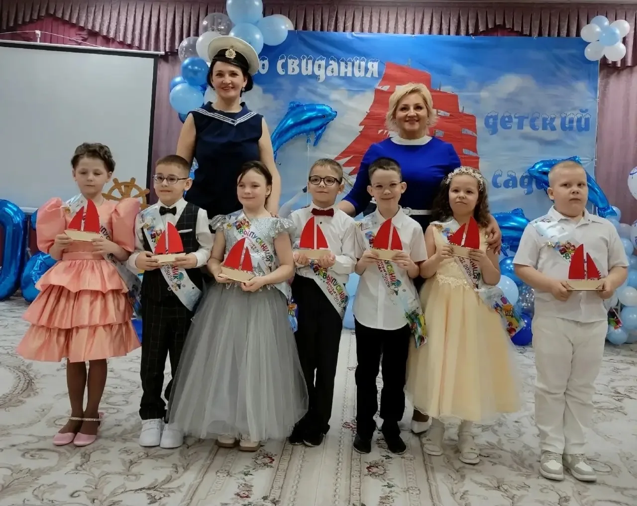 🎉🎈Выпускной — это всегда немного грустный и очень трогательный праздник. Кажется, сов...
