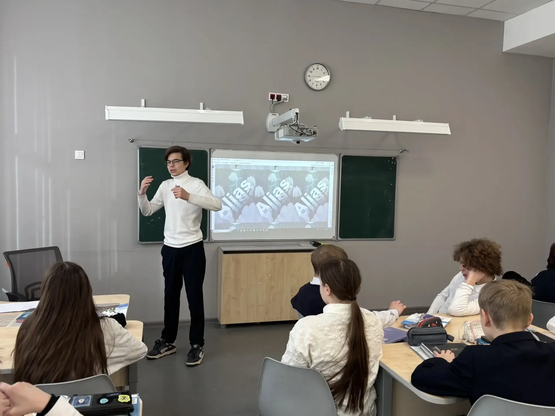 📚✨ День общественных наук: играем и учимся вместе!  В этот день в нашей школе прошел необычный игров
