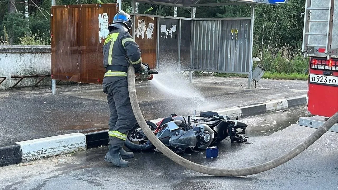 В Иванове у аэродрома опрокинулся мотоцикл