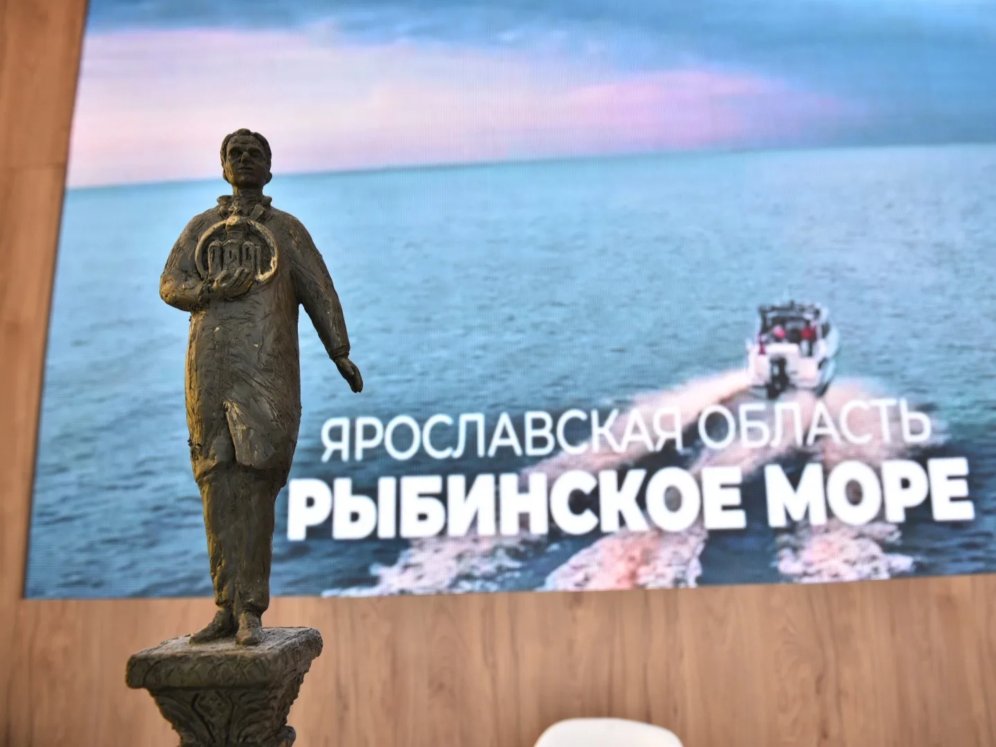 🤫 В центре откроют новый памятник. Но кому? 

Объект появится на улице Революционной, рядом с Демид